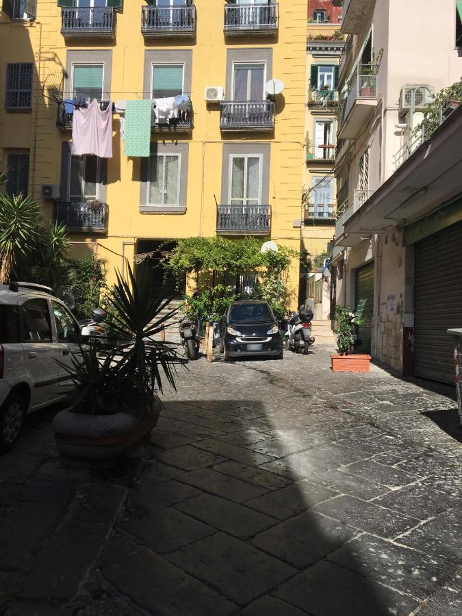나폴리 Residenza Chiaia B&B 외부 사진