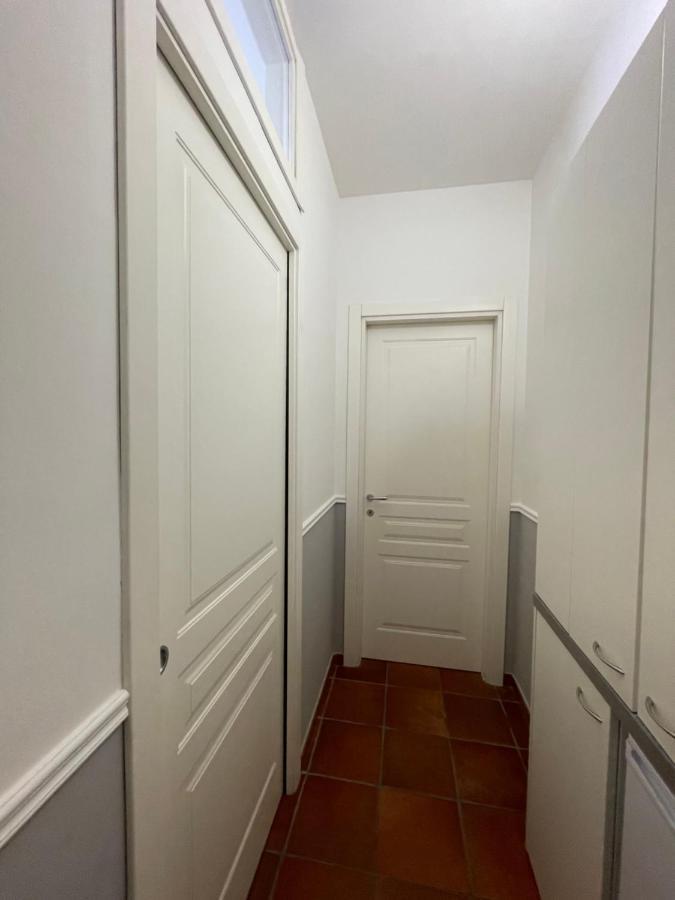 나폴리 Residenza Chiaia B&B 외부 사진