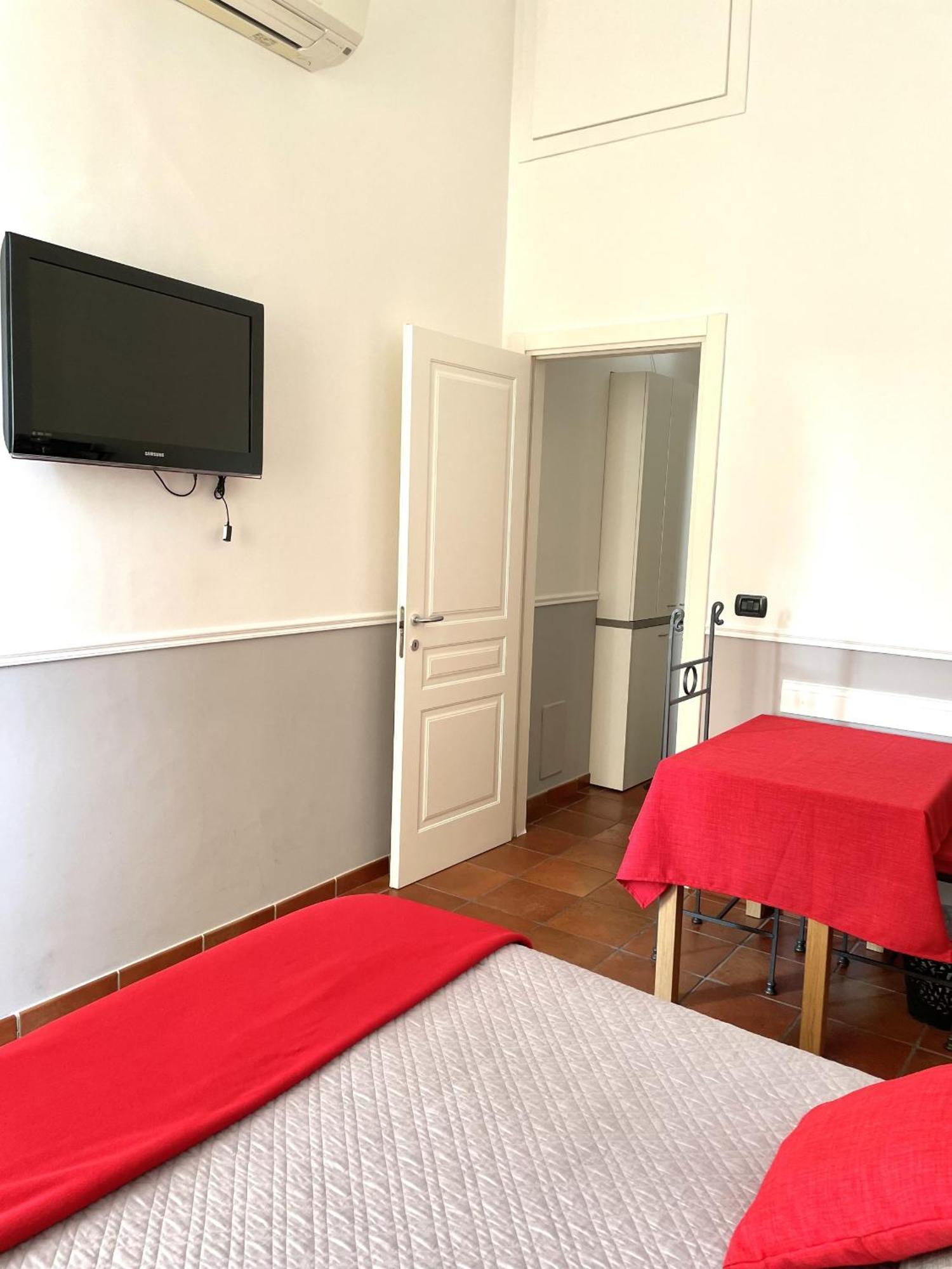 나폴리 Residenza Chiaia B&B 외부 사진