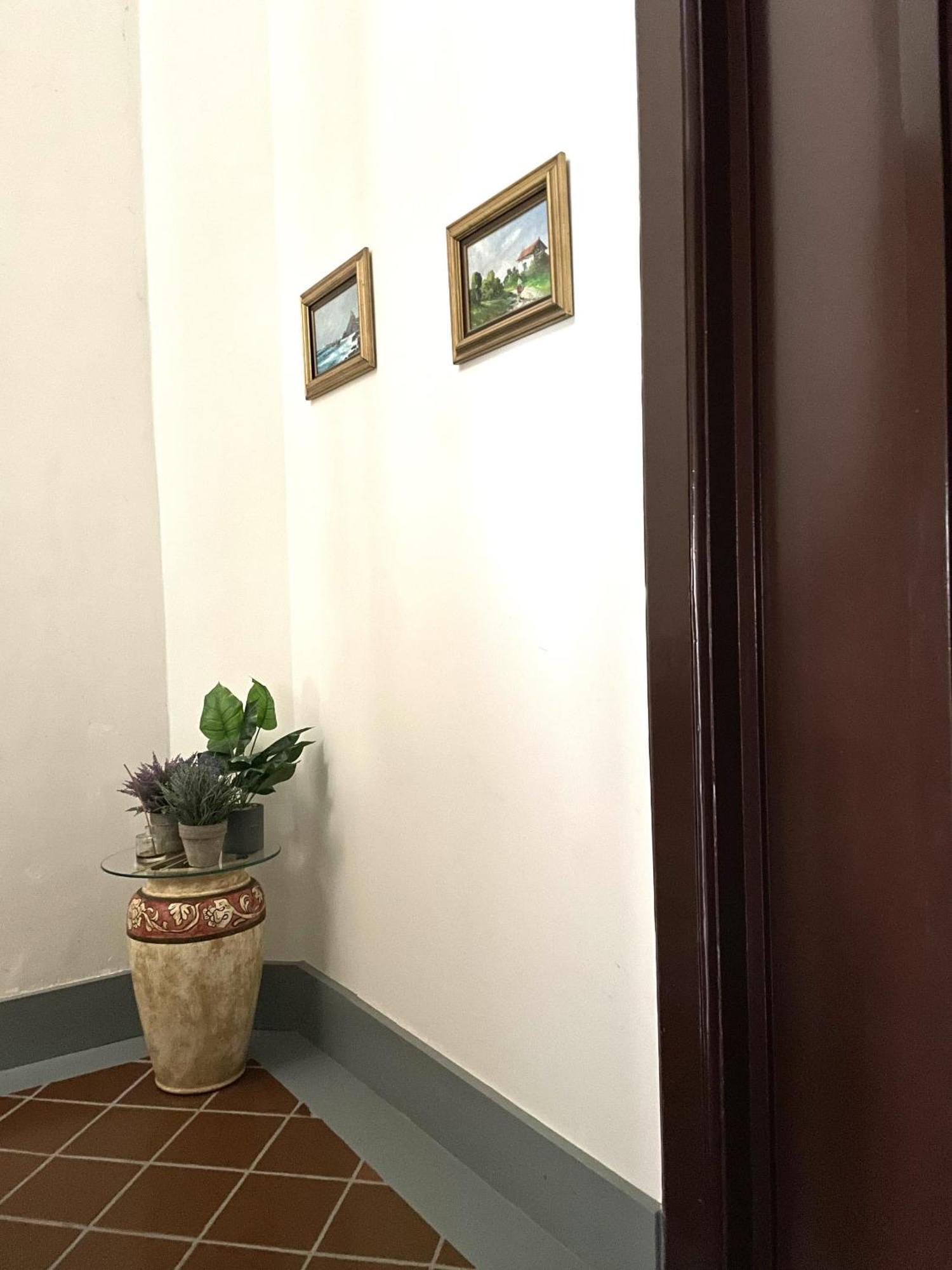 나폴리 Residenza Chiaia B&B 외부 사진