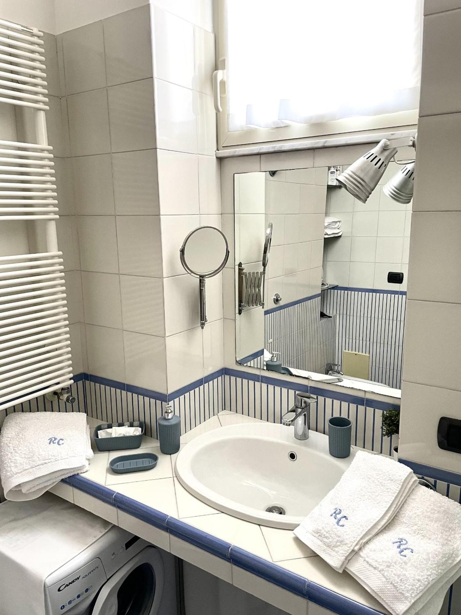 나폴리 Residenza Chiaia B&B 외부 사진